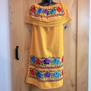 💕New Listing 💕Colorful Embroidered Cotton-Manta  Dress